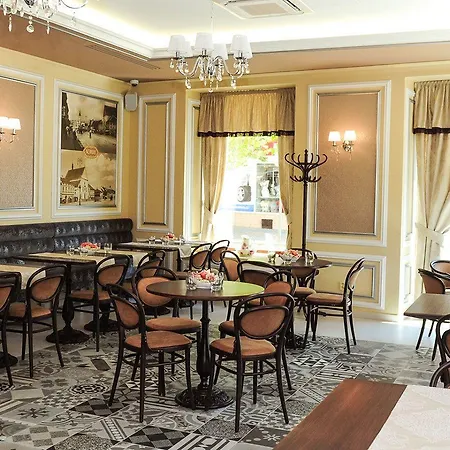 Guest house Longus 4*