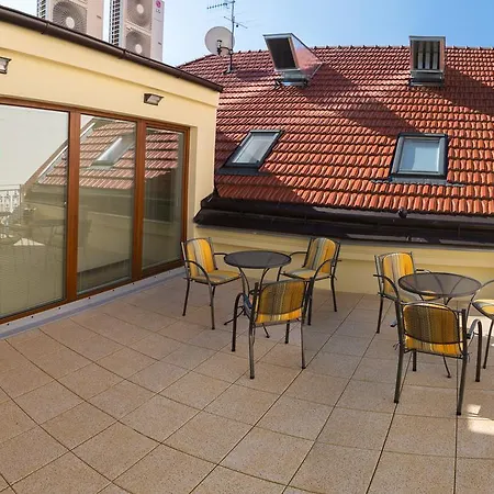 Longus Guest house 4*