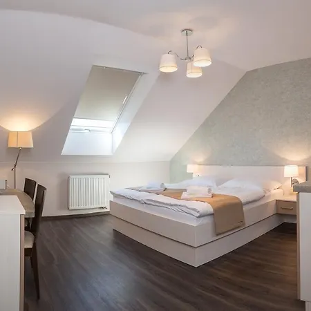 Longus Guest house
