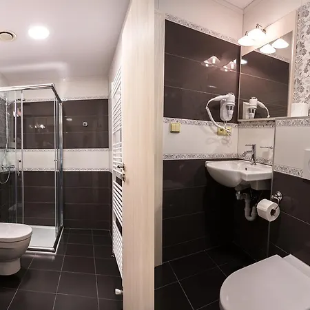Guest house Longus 4*